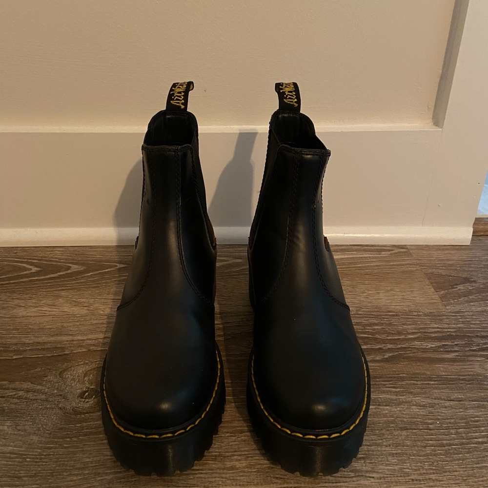 Dr Marten Chelsea Boots